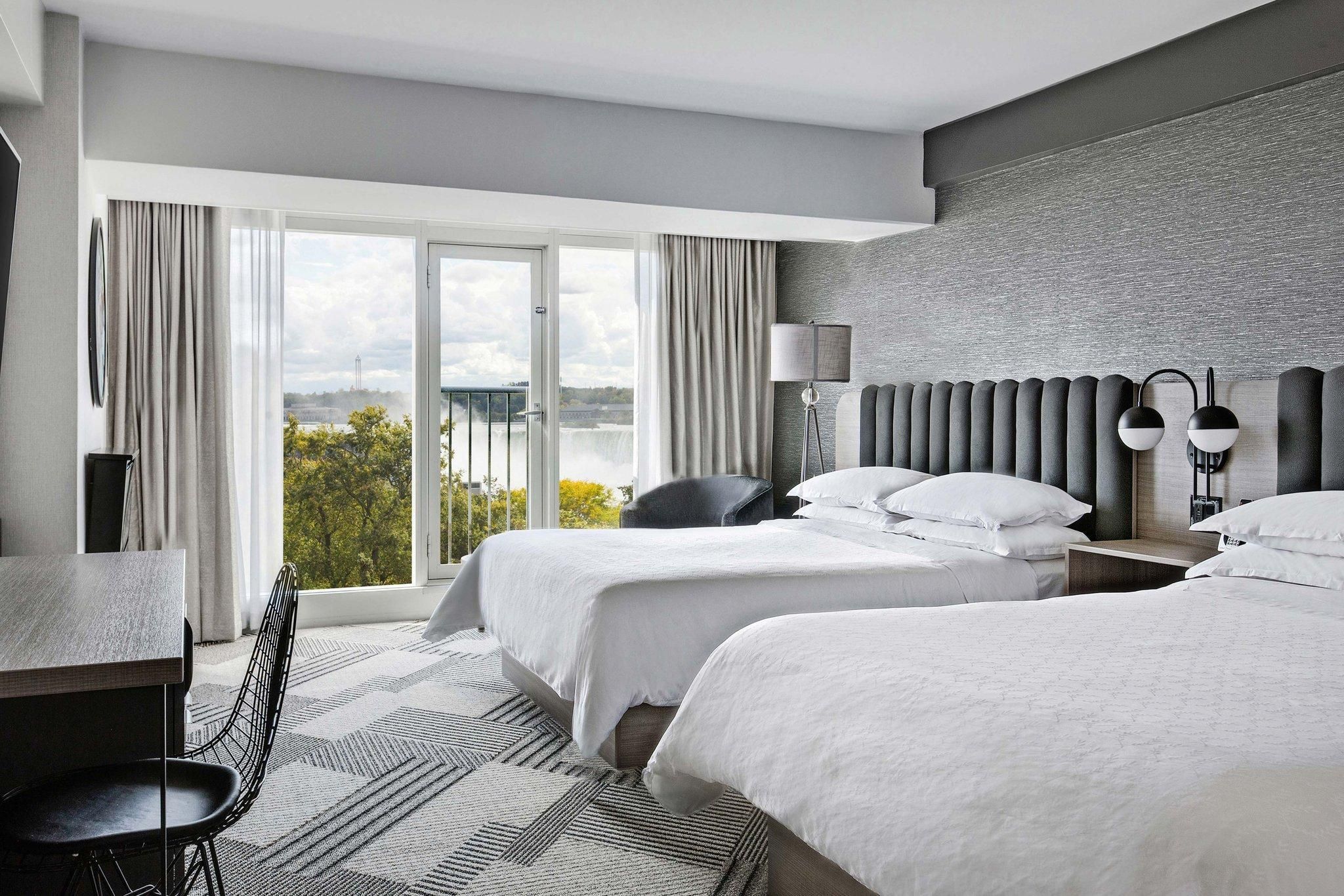 Niagara Parks View, Guest room, 2 Queen, Garden view