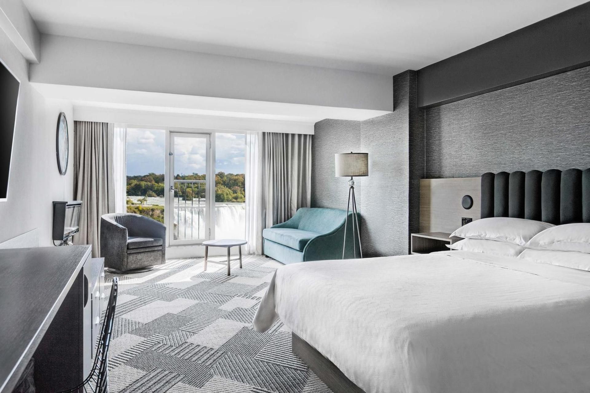 King Room with Sofa Bed, Juliet Balcony and Falls View