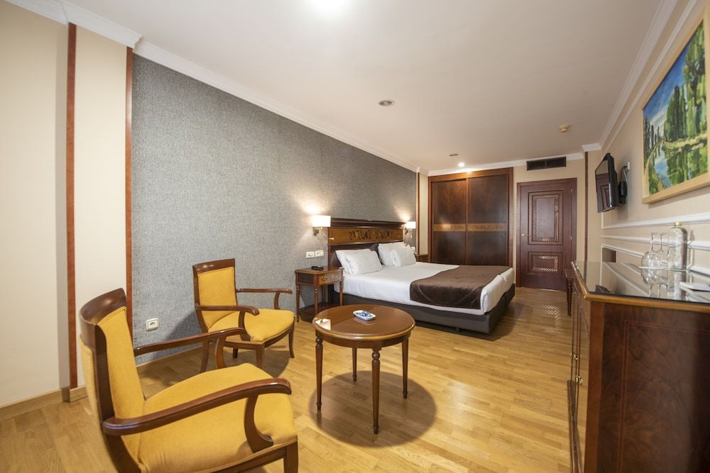 Eurostars Araguaney Standard Double Room 14