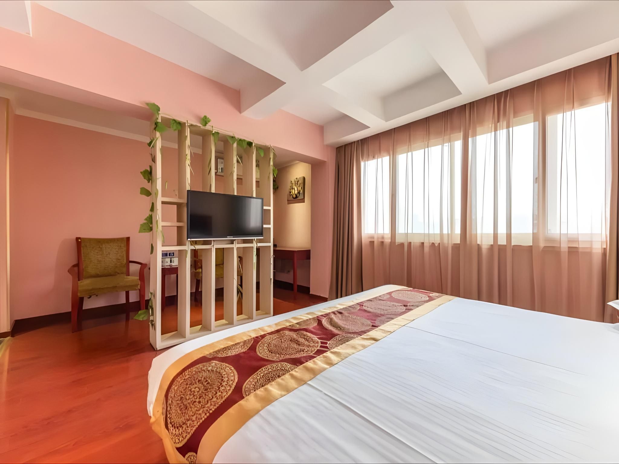 GTR - Guest Room with One 1.8M Bed
