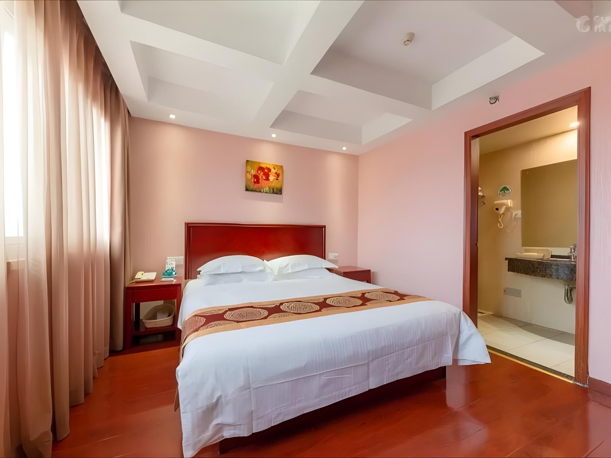 GTI - 1 Bed Guest Room, 1.5M Bed