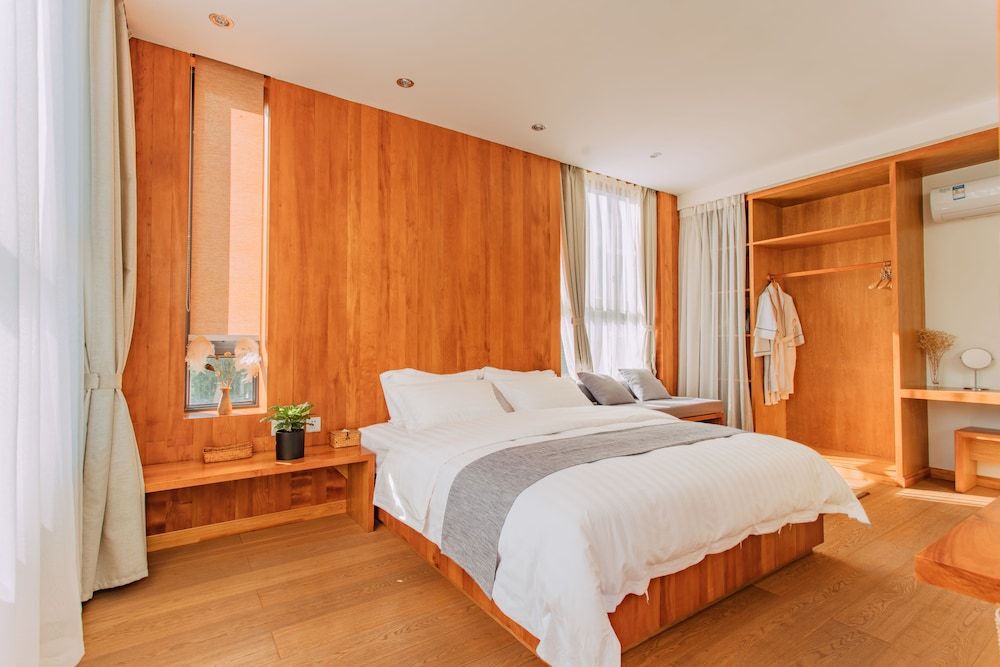 Courtyard 2-Deluxe Double Room, Bathtub, Mountain View