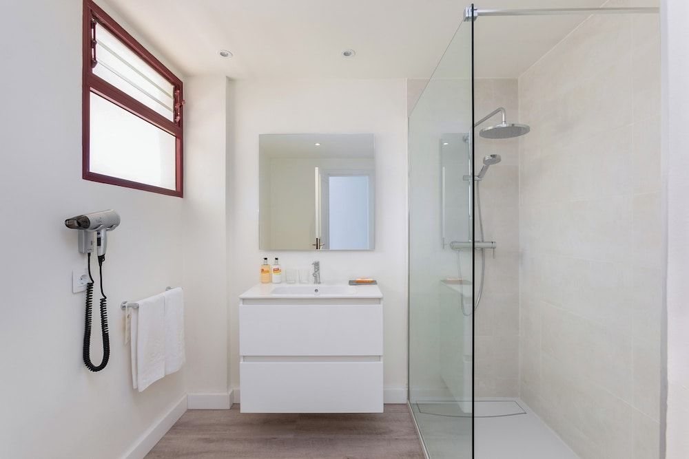 Apartments La Palma Affiliated by Meliá One Bedroom Suite Sea View (2+2) 4