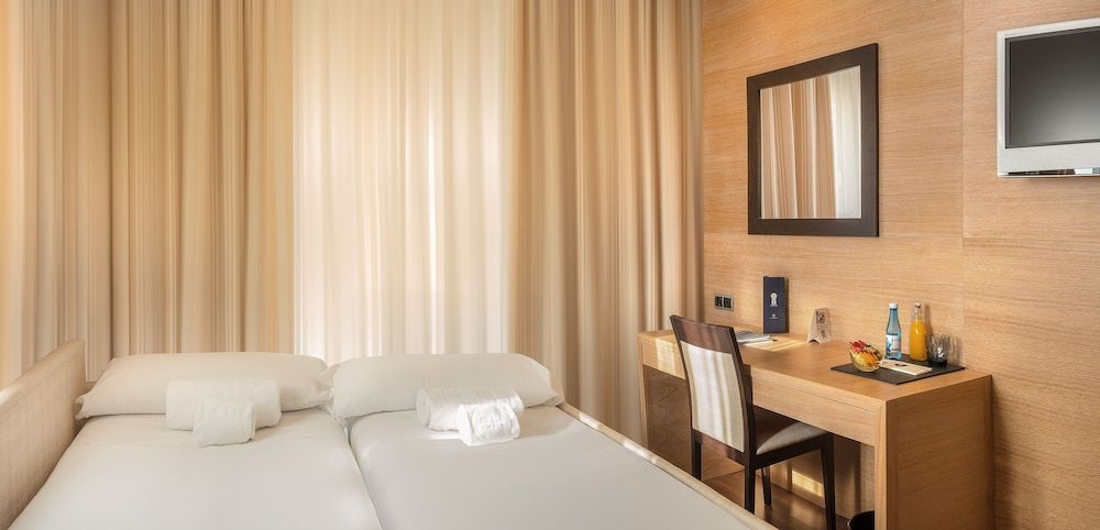 SH Valencia Palace Hotel Superior Double or Twin Room 6