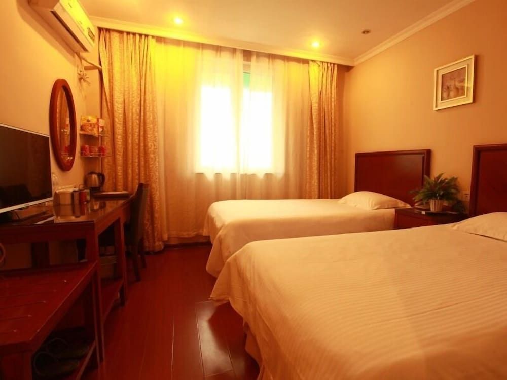 undefined GreenTree Inn JiNan Bus Terminal Station Express Hotel