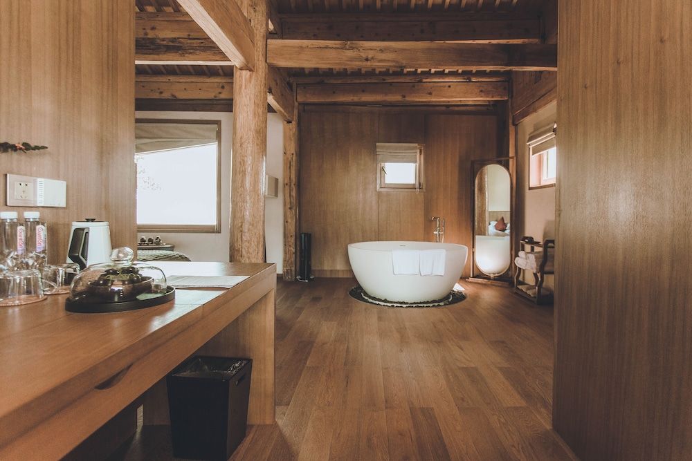 Premier Suite, 1 King Bed, Terrace, Mountain View