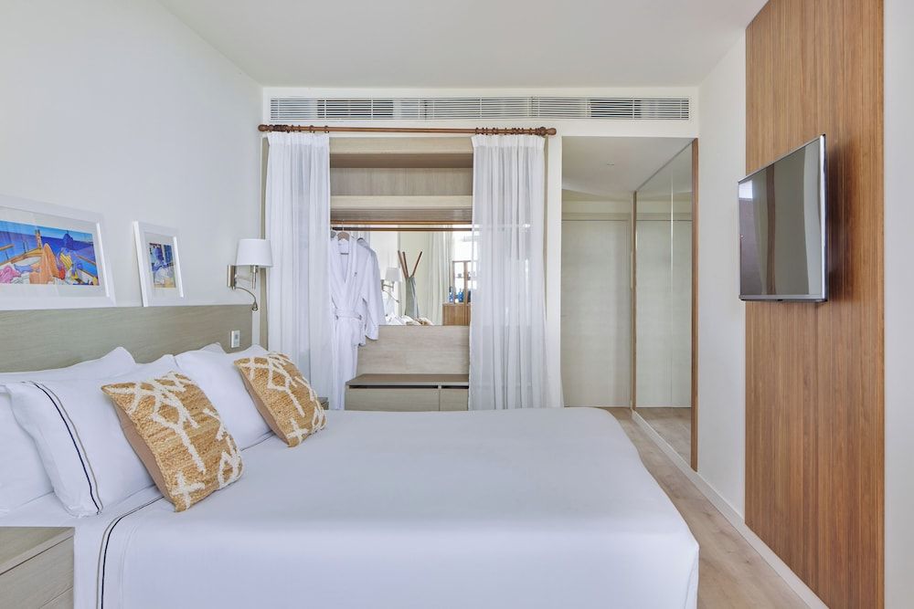 The Level, Room