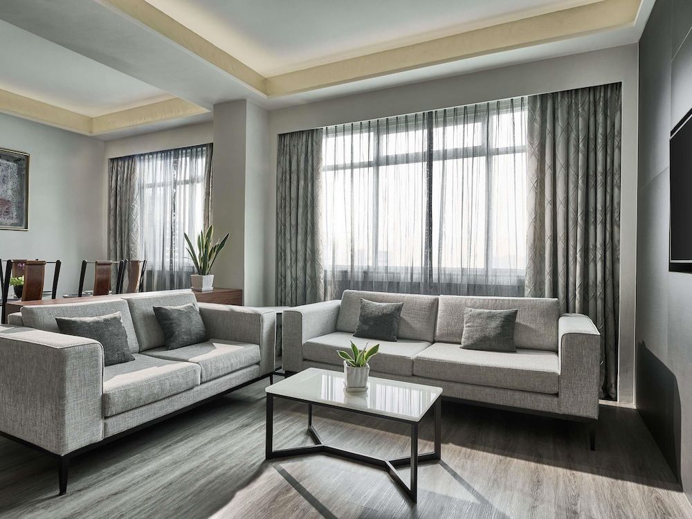 undefined Novotel Singapore on Kitchener 9