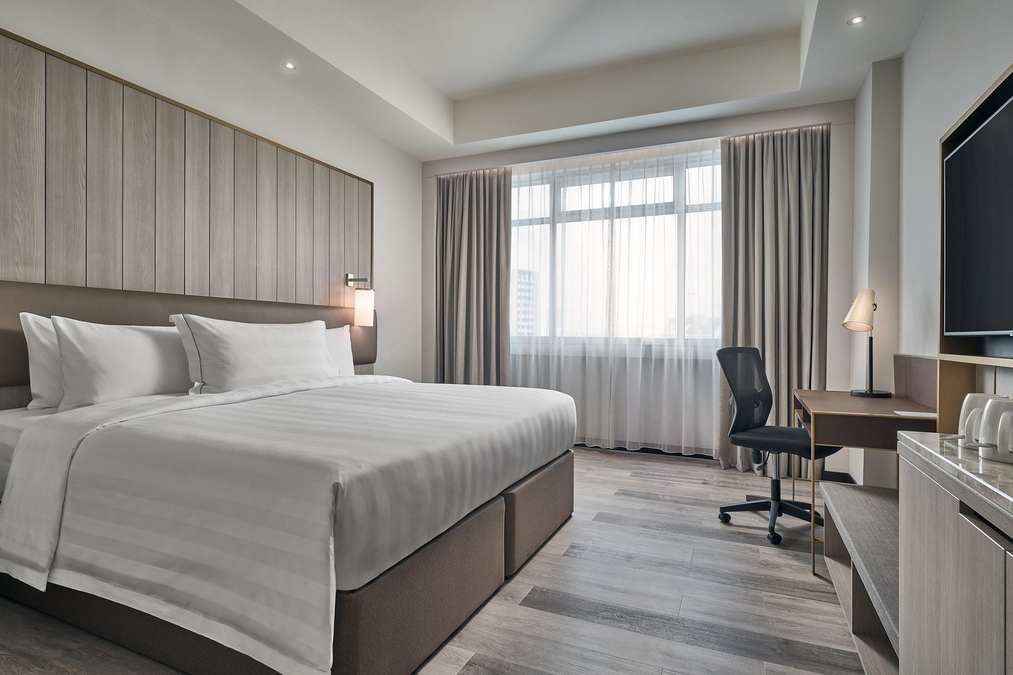 Superior Room with 1 King Bed