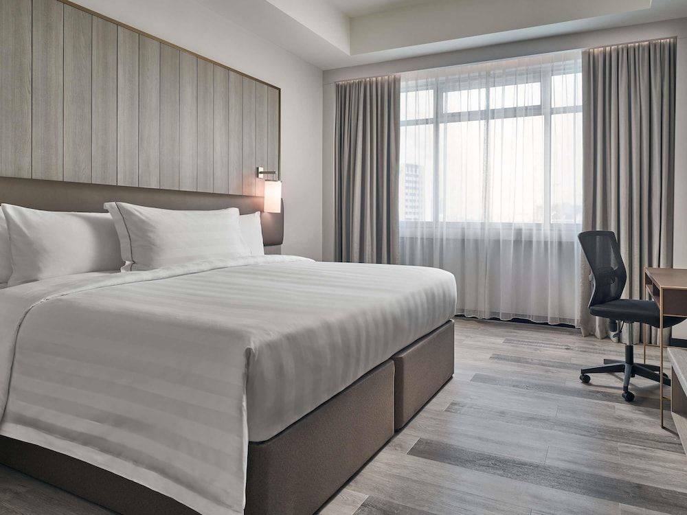 undefined Novotel Singapore on Kitchener 10