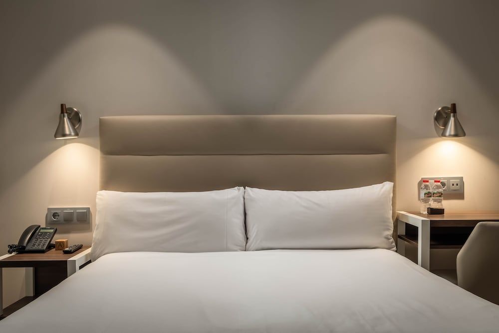 Arya Stadium Hotel Interior double room 5