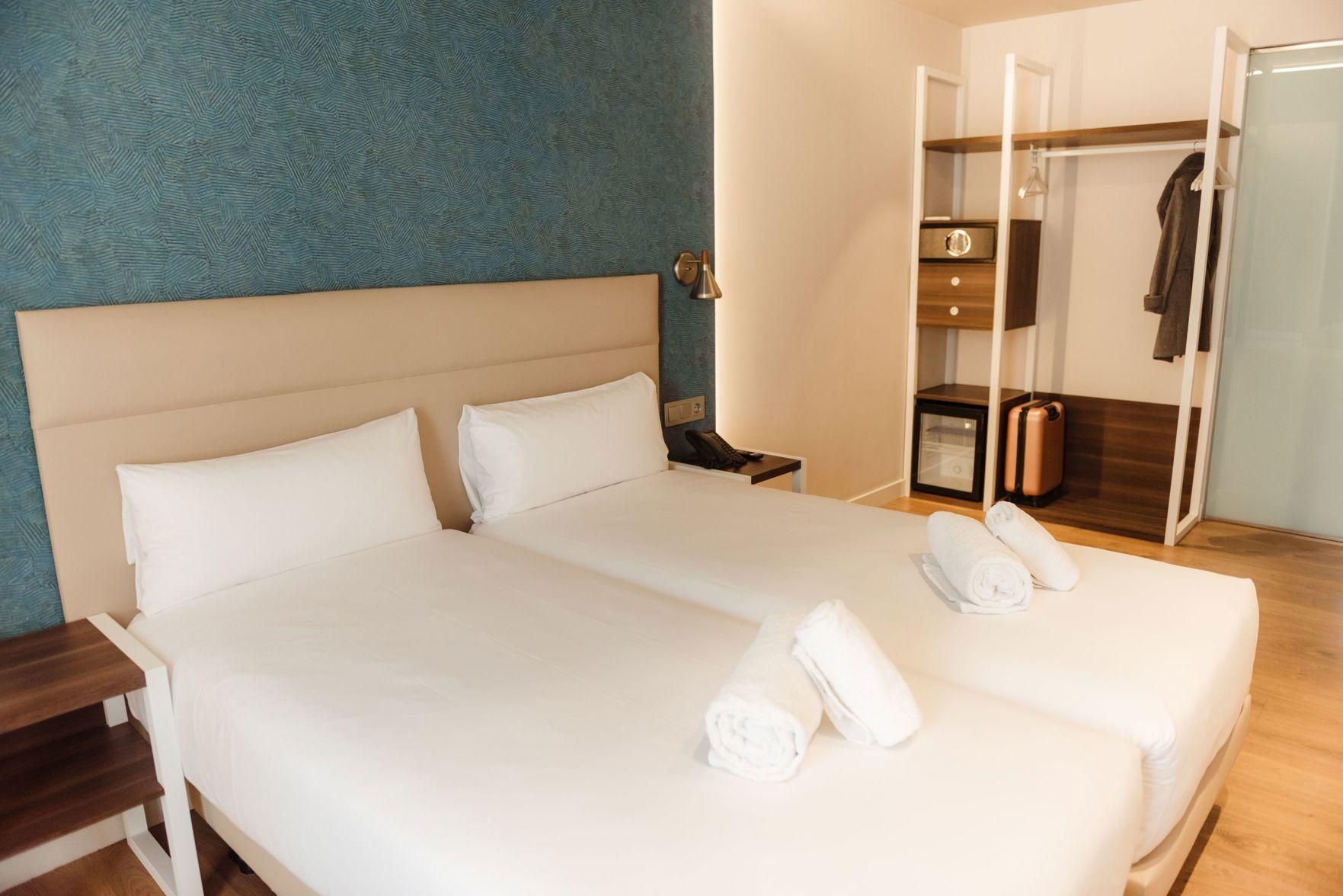 undefined Arya Stadium Hotel 2
