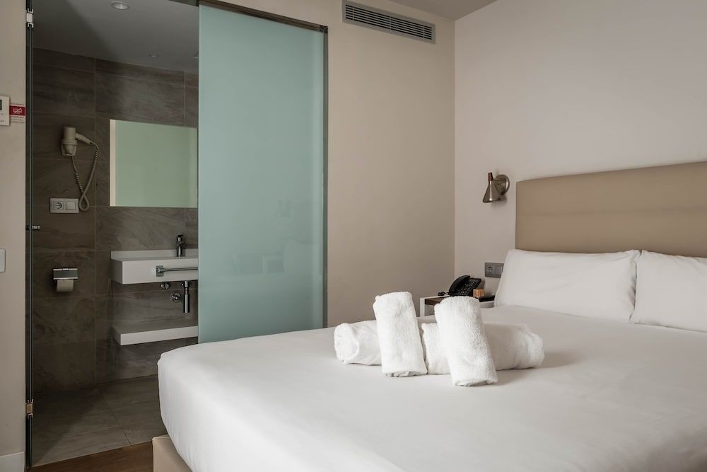 Arya Stadium Hotel Interior double room 4