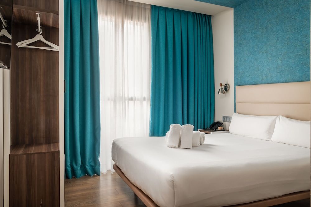 undefined Arya Stadium Hotel 2