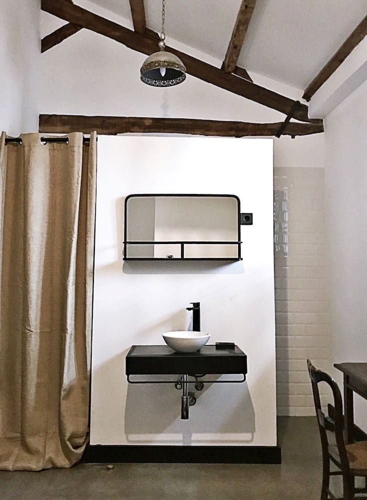 LaNave Double Room, 2 Twin Beds 9