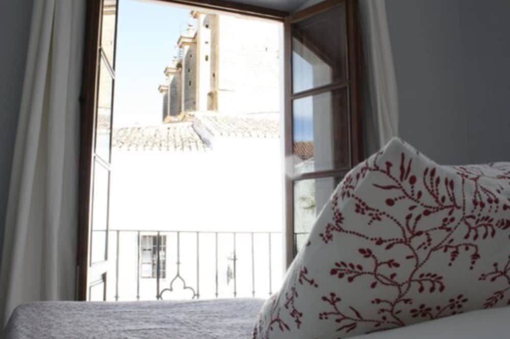 Hotel La Ciudad Double Room, Terrace, Pool View 4