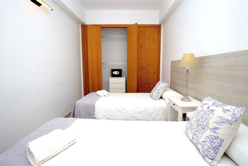 Apartment, 3 Bedrooms, Courtyard Area (Remolars 2)