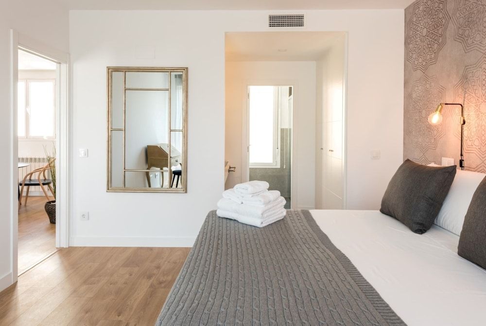 undefined Plaza de España Skyline 9