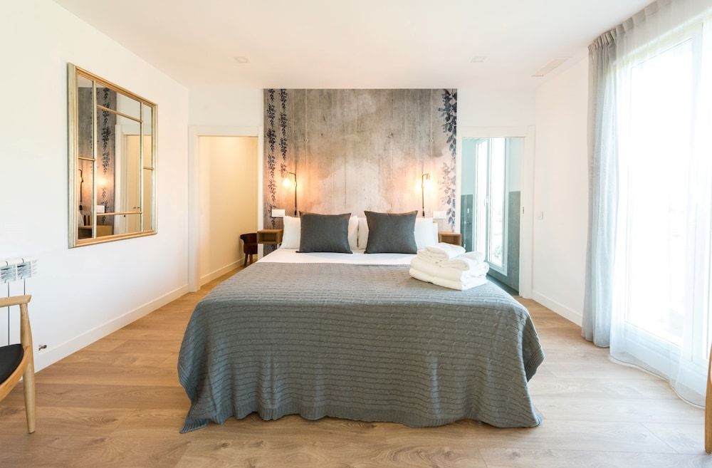 Suite (Skyline)