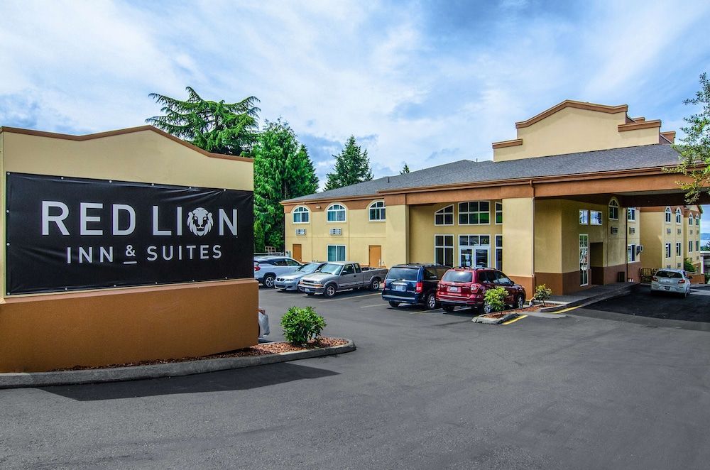 undefined Red Lion Inn & Suites Des Moines 5