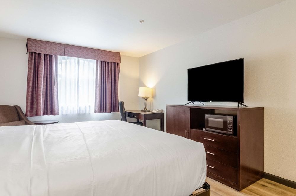 undefined Red Lion Inn & Suites Des Moines 8