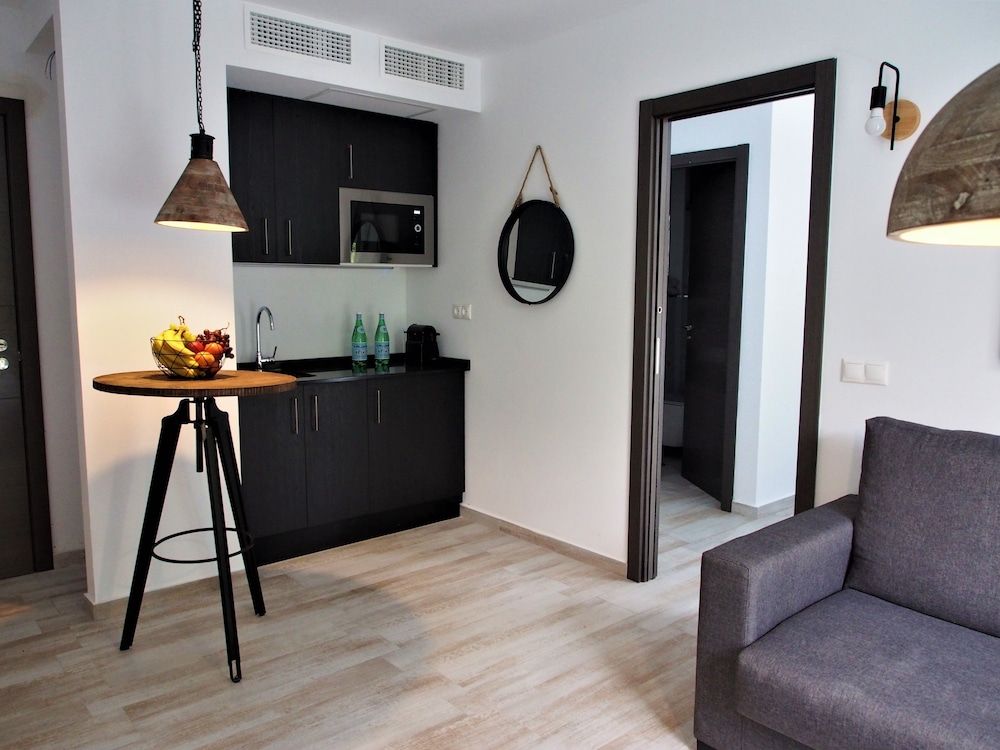 Terrace Costa Family Room, 1 King Bed with Sofa bed, Kitchen 2