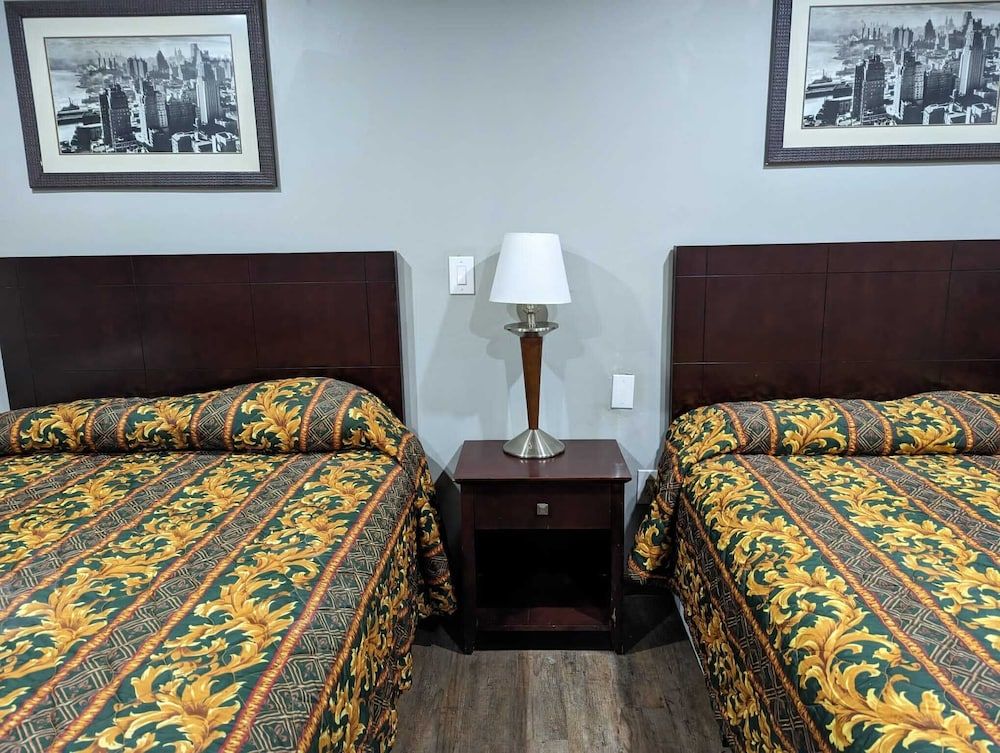 Executive Inn Coopersburg Room, 2 Double Beds 2