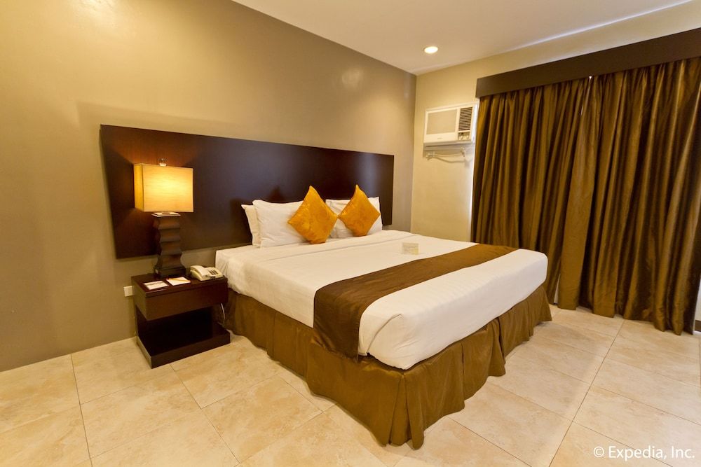 Alpa City Suites Deluxe Suite 4