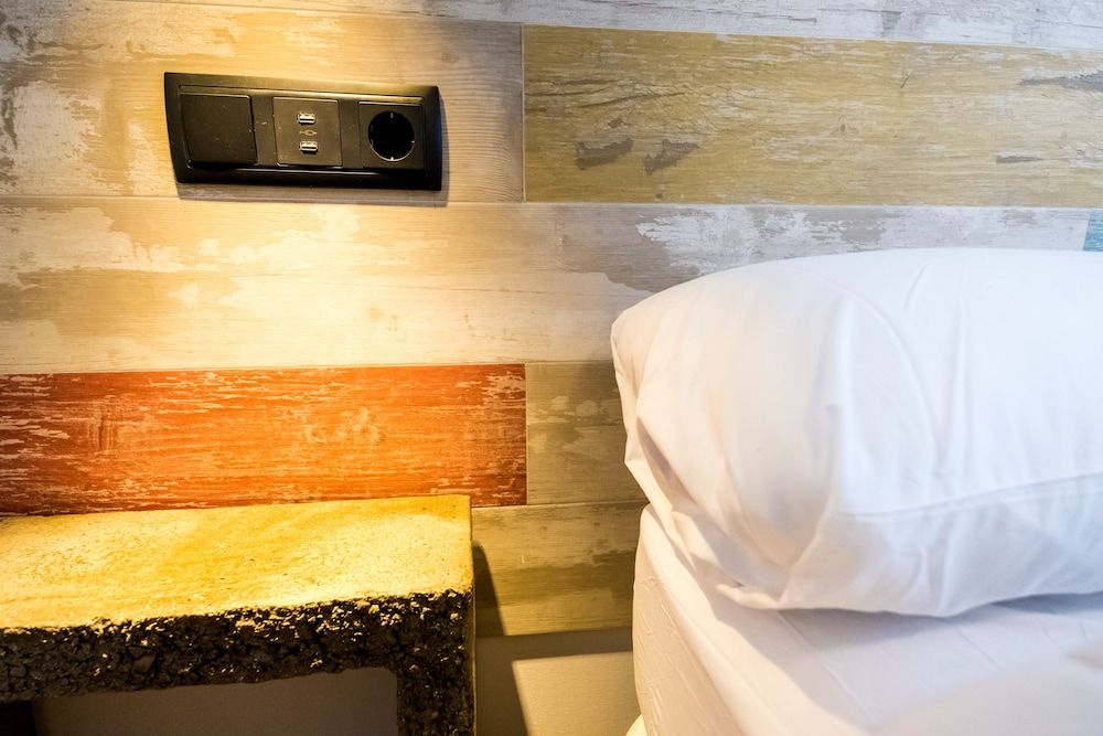 Far Home Bernabeu Double Room, Shared Bathroom 5