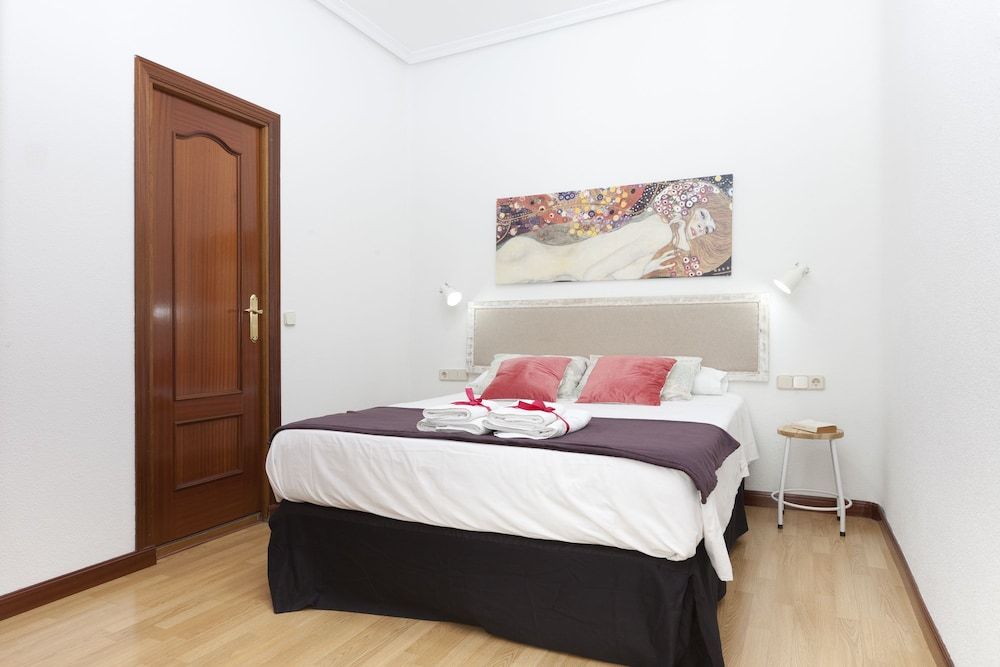 Hostal Vázquez de Mella Double Room 6