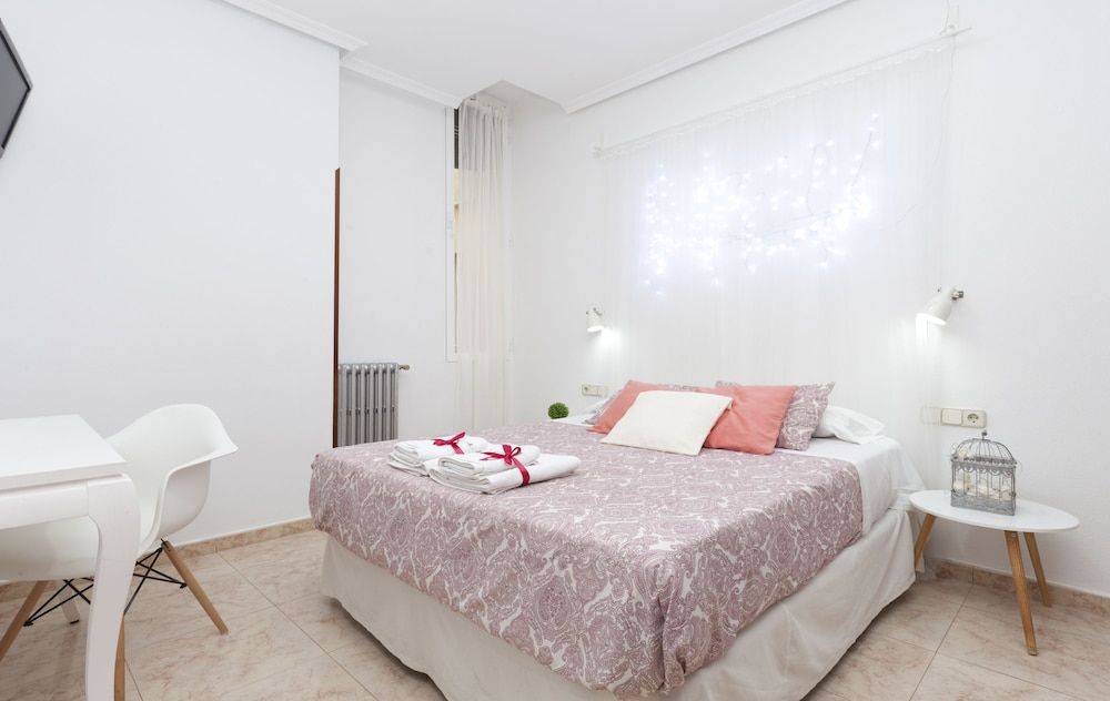 Hostal Vázquez de Mella Double Room 5