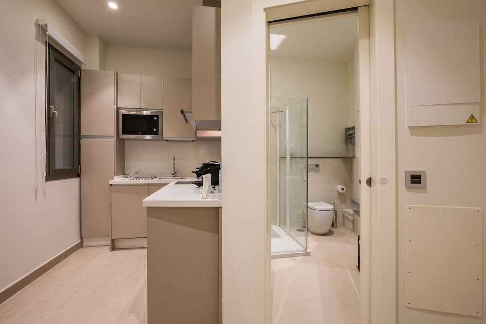 Welldone Cathedral Suites Apartment, 1 Bedroom, 2 Bathrooms (0A) 4