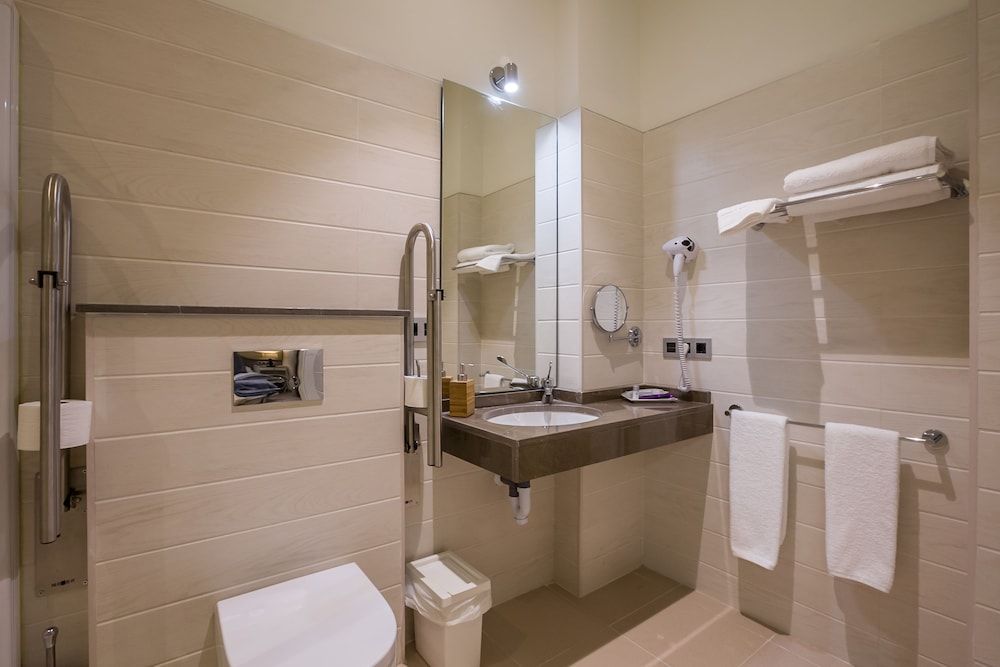 Welldone Cathedral Suites Apartment, 1 Bedroom, 2 Bathrooms (0A) 8