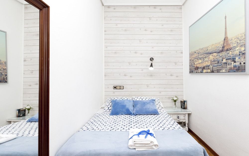 undefined Hostal Hispano Gran Vía 8