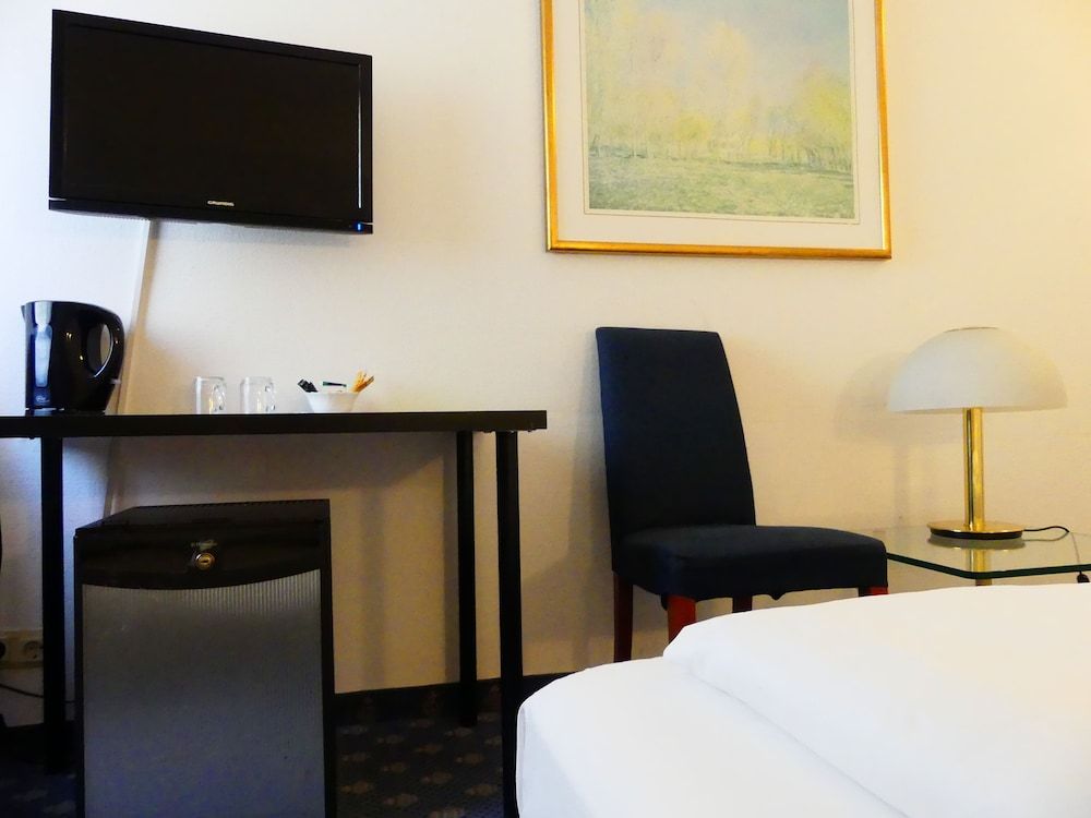 Hotel Königshof The Arthouse Double Room 8