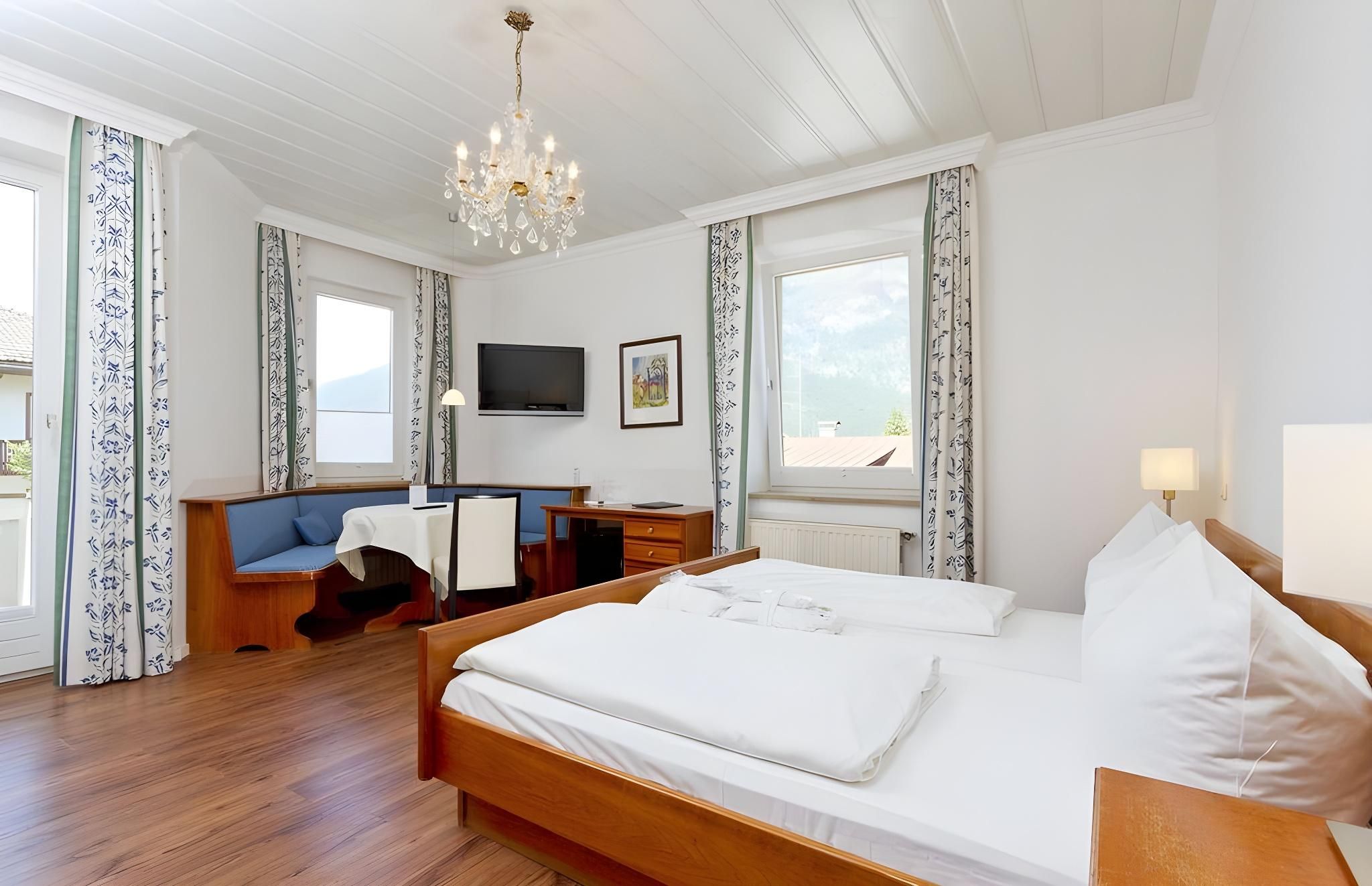 Standard Room with King Size Bed
