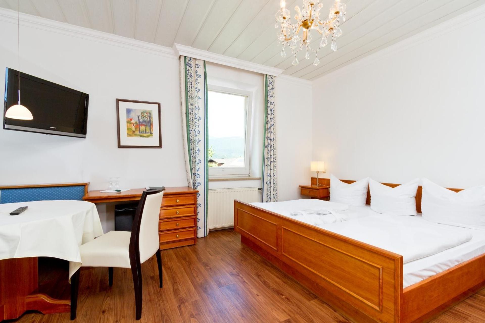 Standard Room with King Size Bed