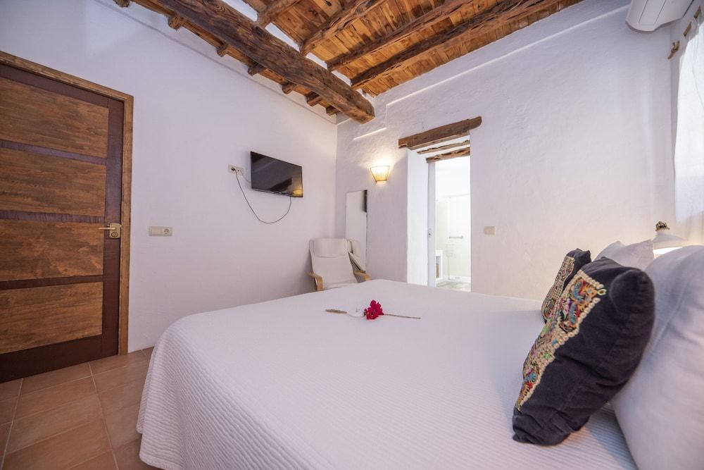 Double Room, Ensuite (Mitjaneta)