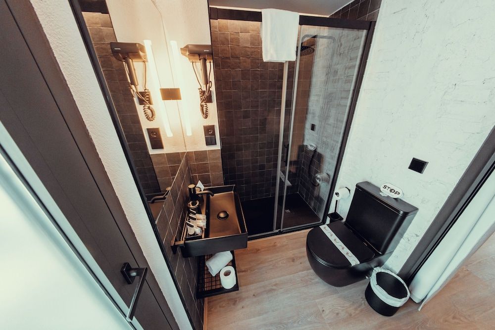 Hotel Transit Standard Triple Room 16