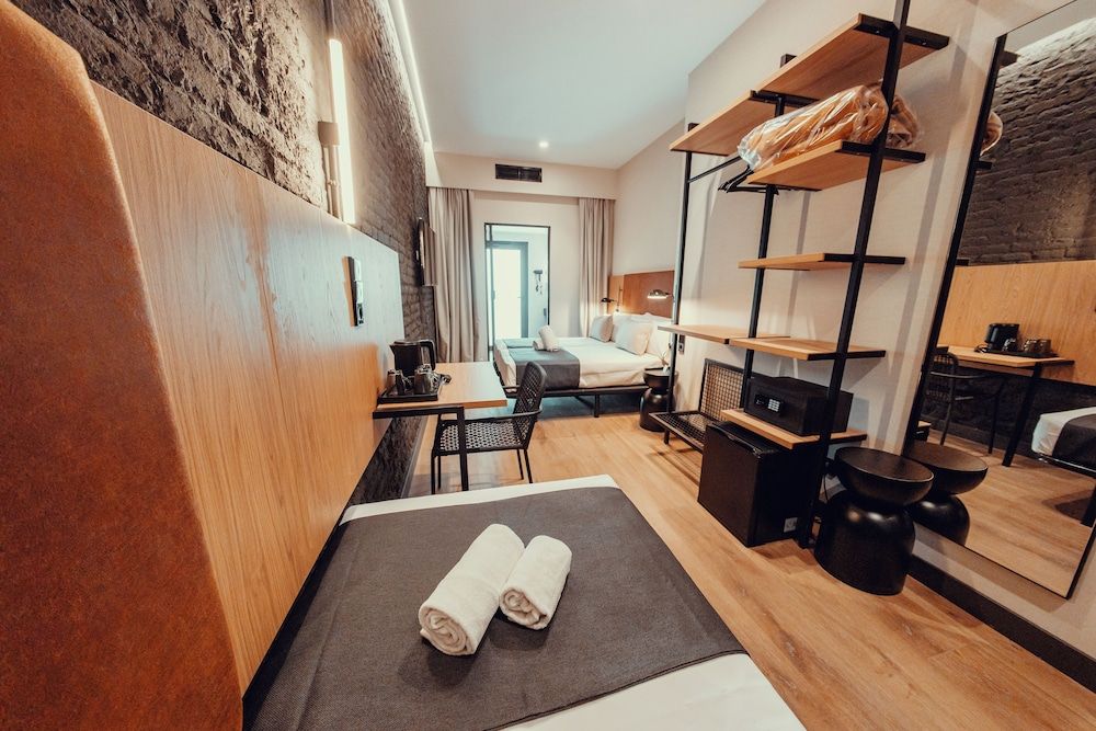 Hotel Transit Standard Triple Room 7