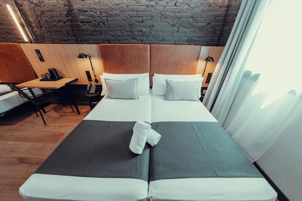 Hotel Transit Standard Triple Room 6