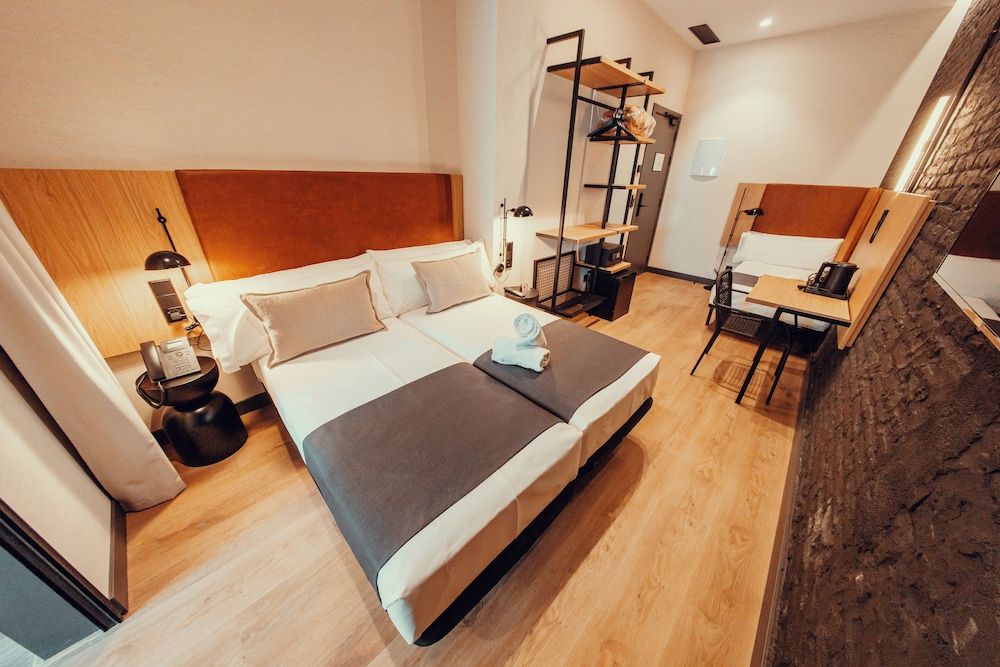 Hotel Transit Standard Triple Room 8