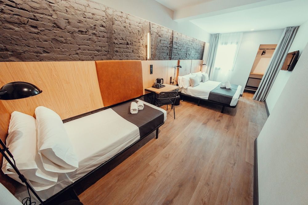 Hotel Transit Standard Triple Room 4