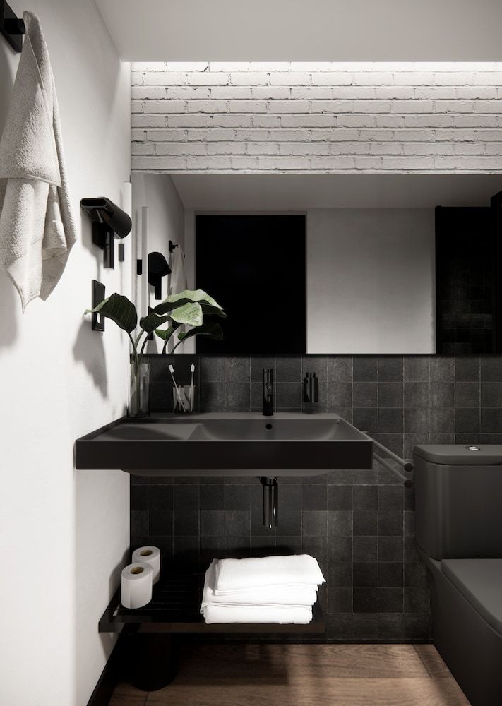 Hotel Transit Standard Triple Room 14