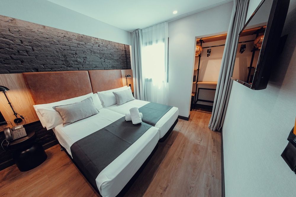 Hotel Transit Standard Triple Room 3