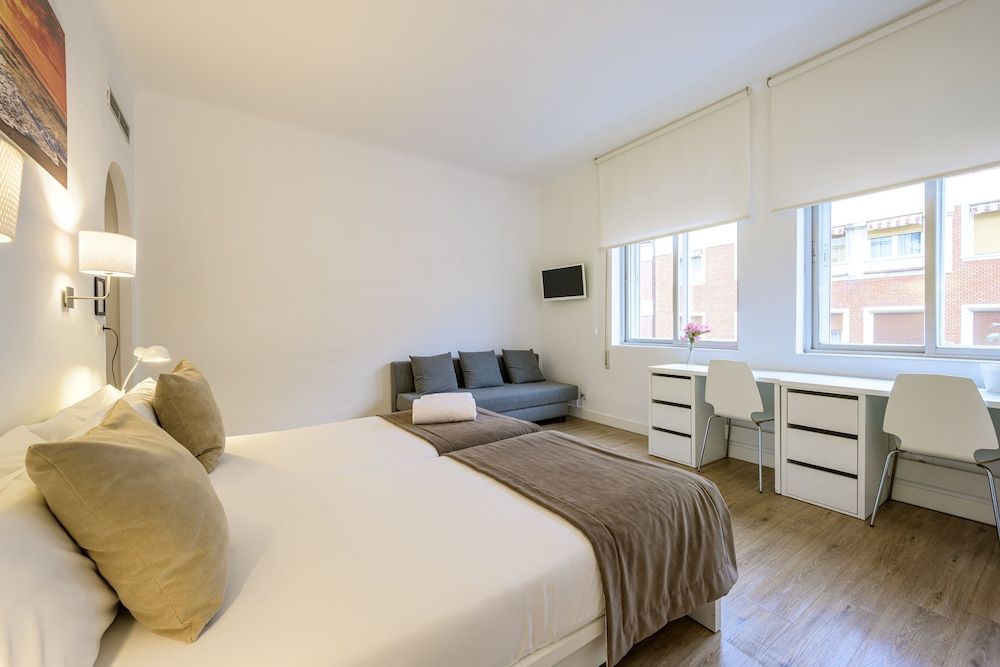 NeoMagna Madrid Standard Double Room 17