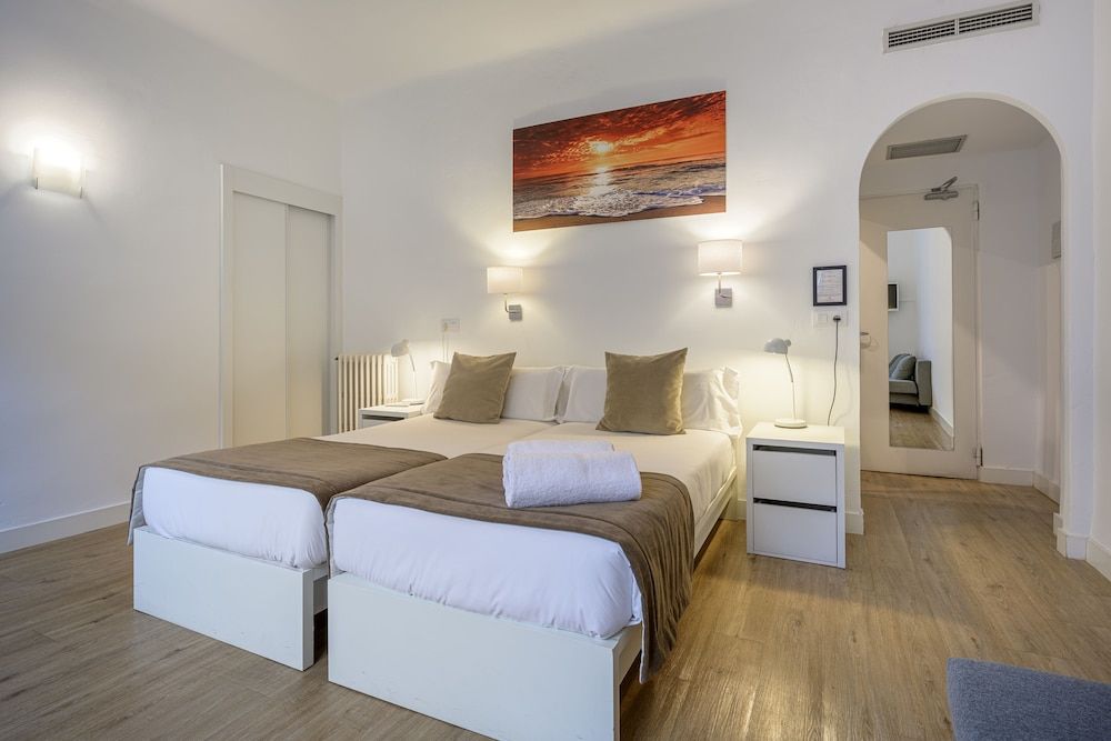 NeoMagna Madrid Standard Double Room 14