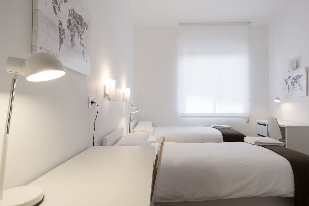NeoMagna Madrid Standard Double Room 3