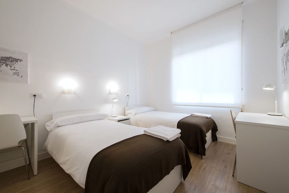 NeoMagna Madrid Standard Double Room 2