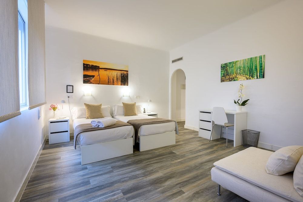 NeoMagna Madrid Standard Double Room 26